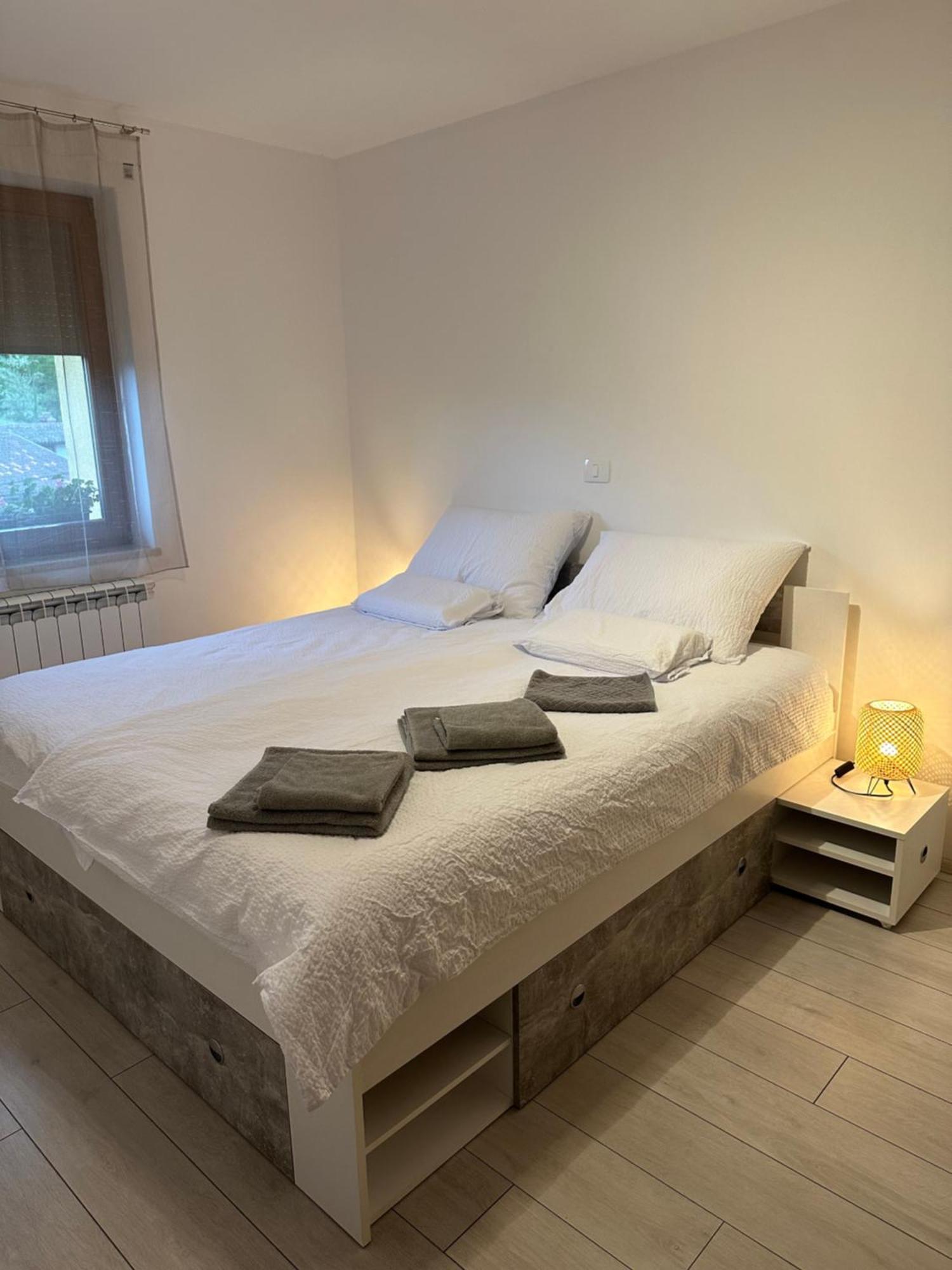 Apartma Anze Samec Dobravlje ภายนอก รูปภาพ