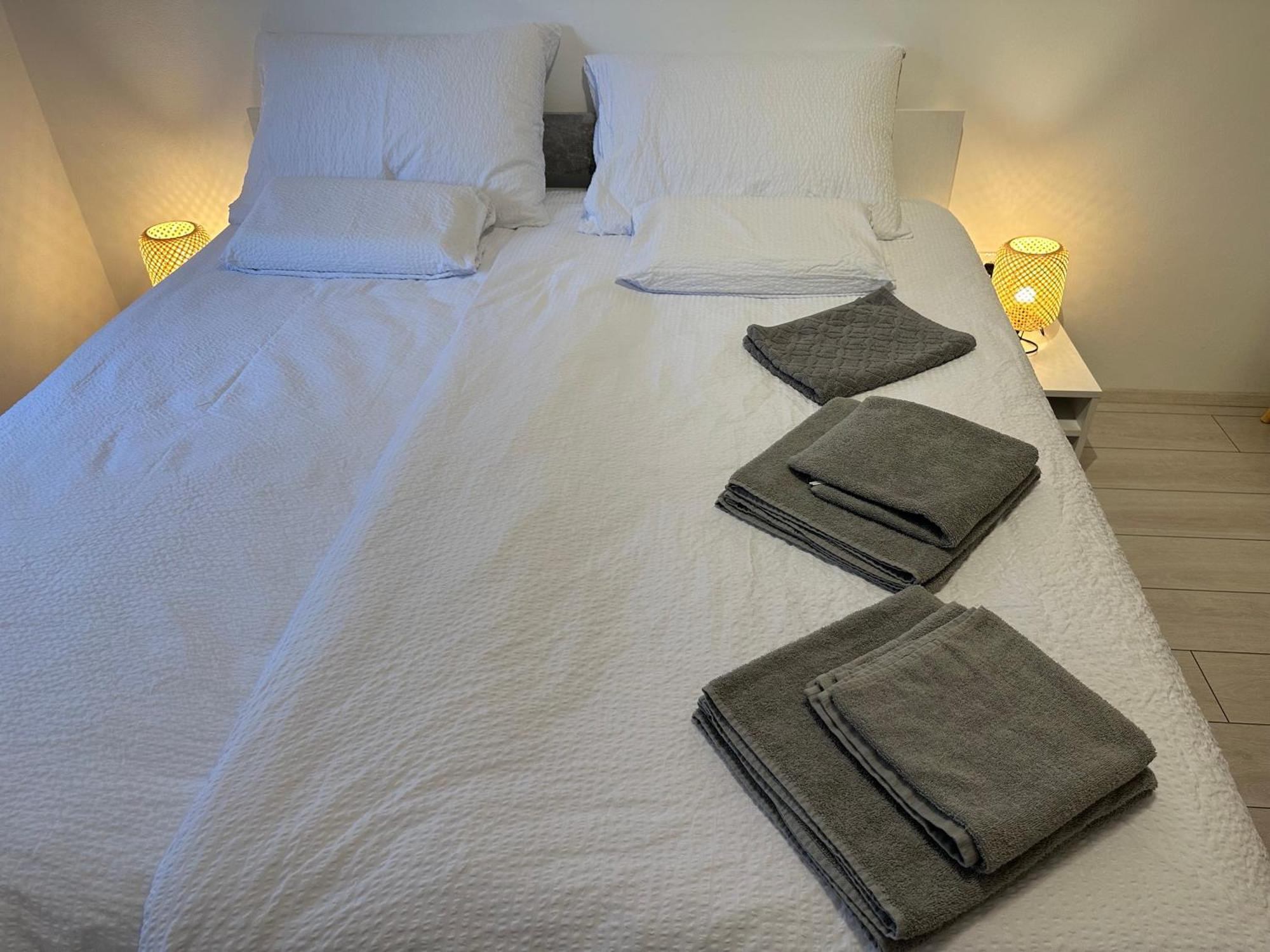 Apartma Anze Samec Dobravlje ภายนอก รูปภาพ
